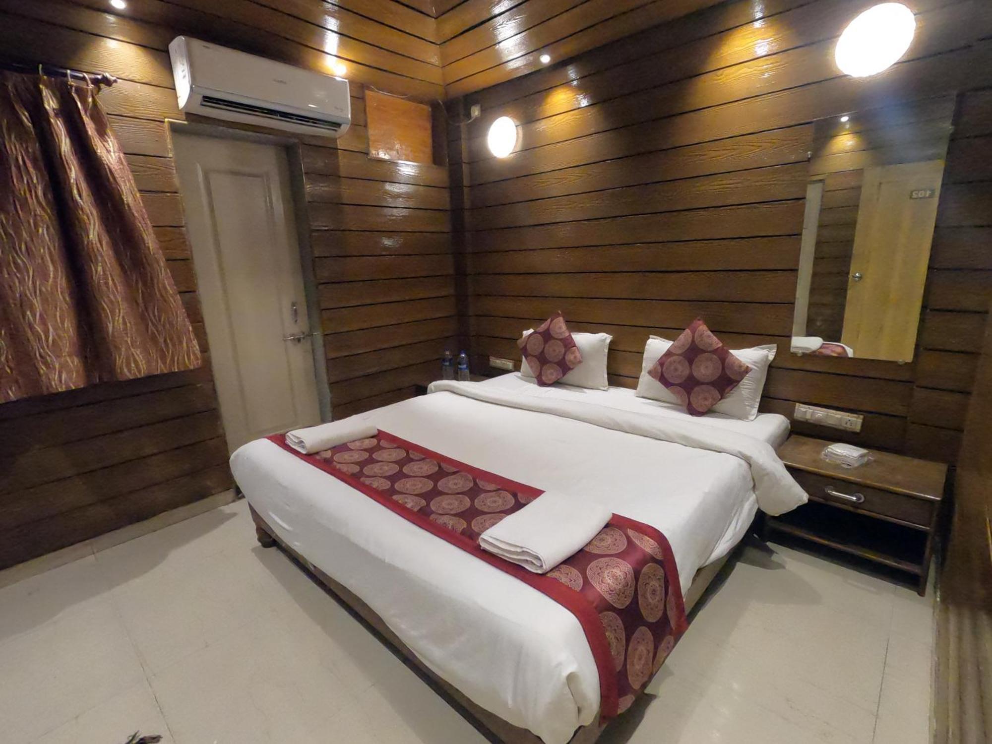 Hill Forest Resort Lonavala Kültér fotó