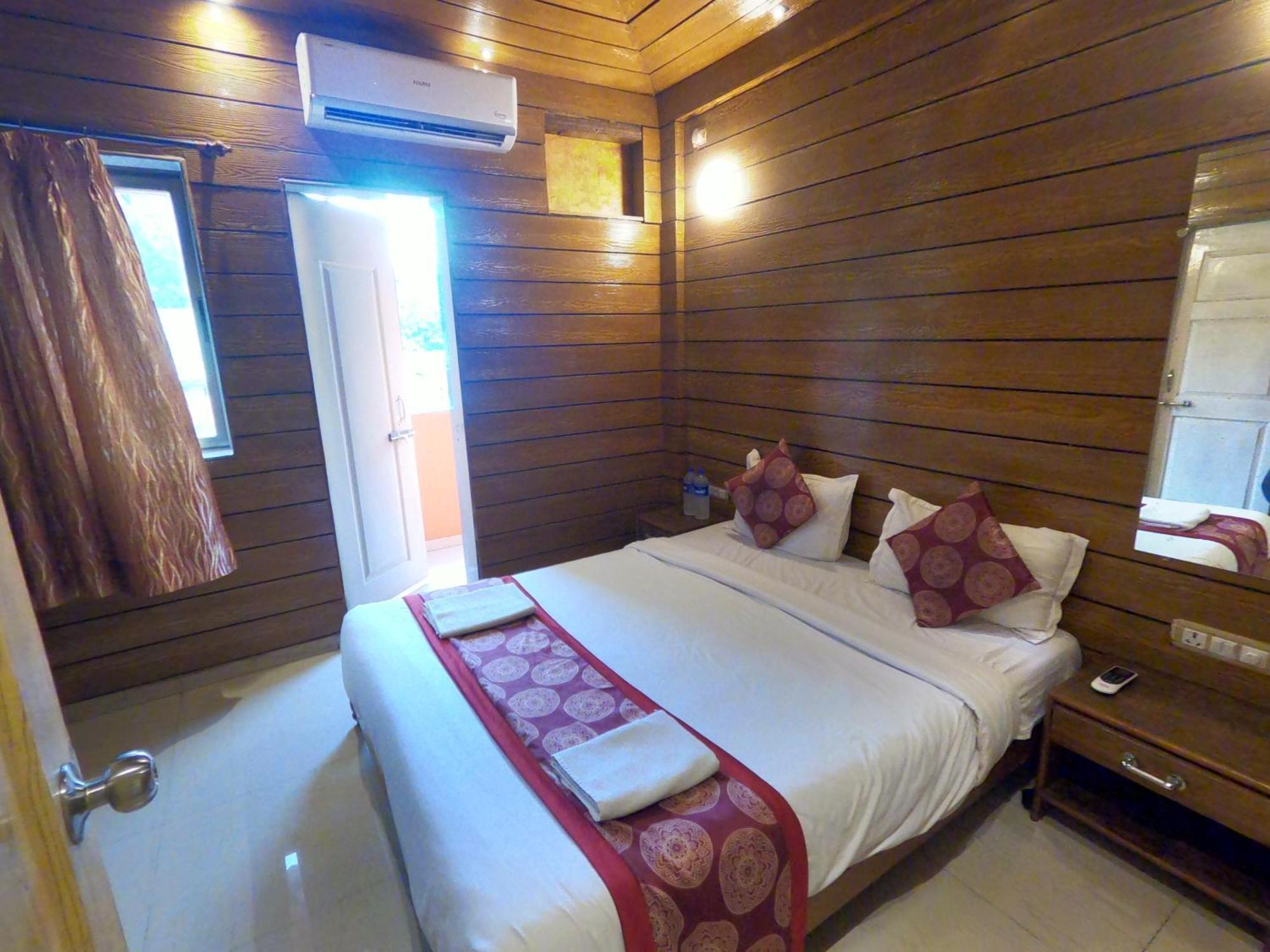 Hill Forest Resort Lonavala Kültér fotó